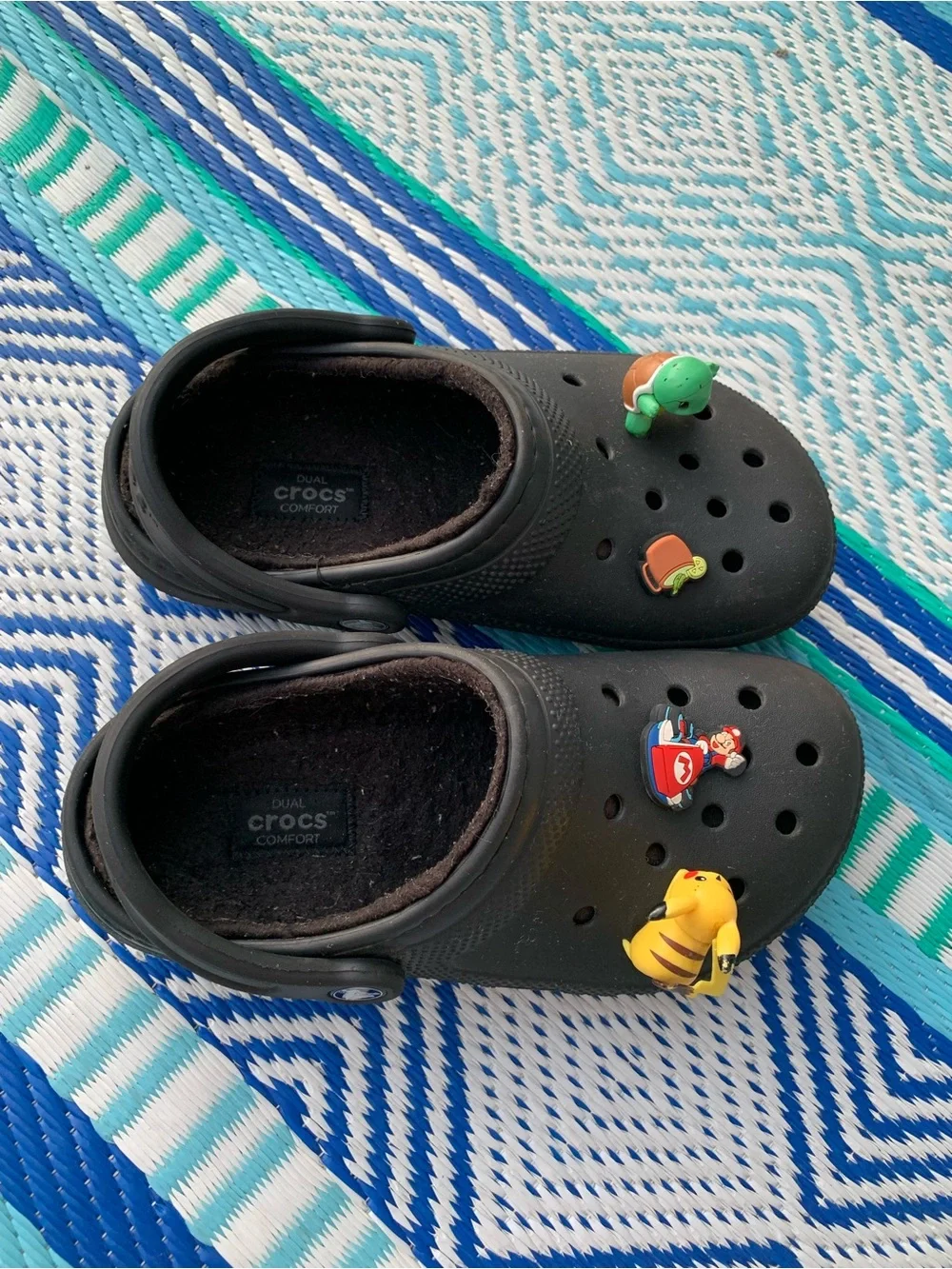 Crocs Classic Lined Clog Shoes Mens 2 Womens 4 Fleece 4 Jibbitz charms Pikachu